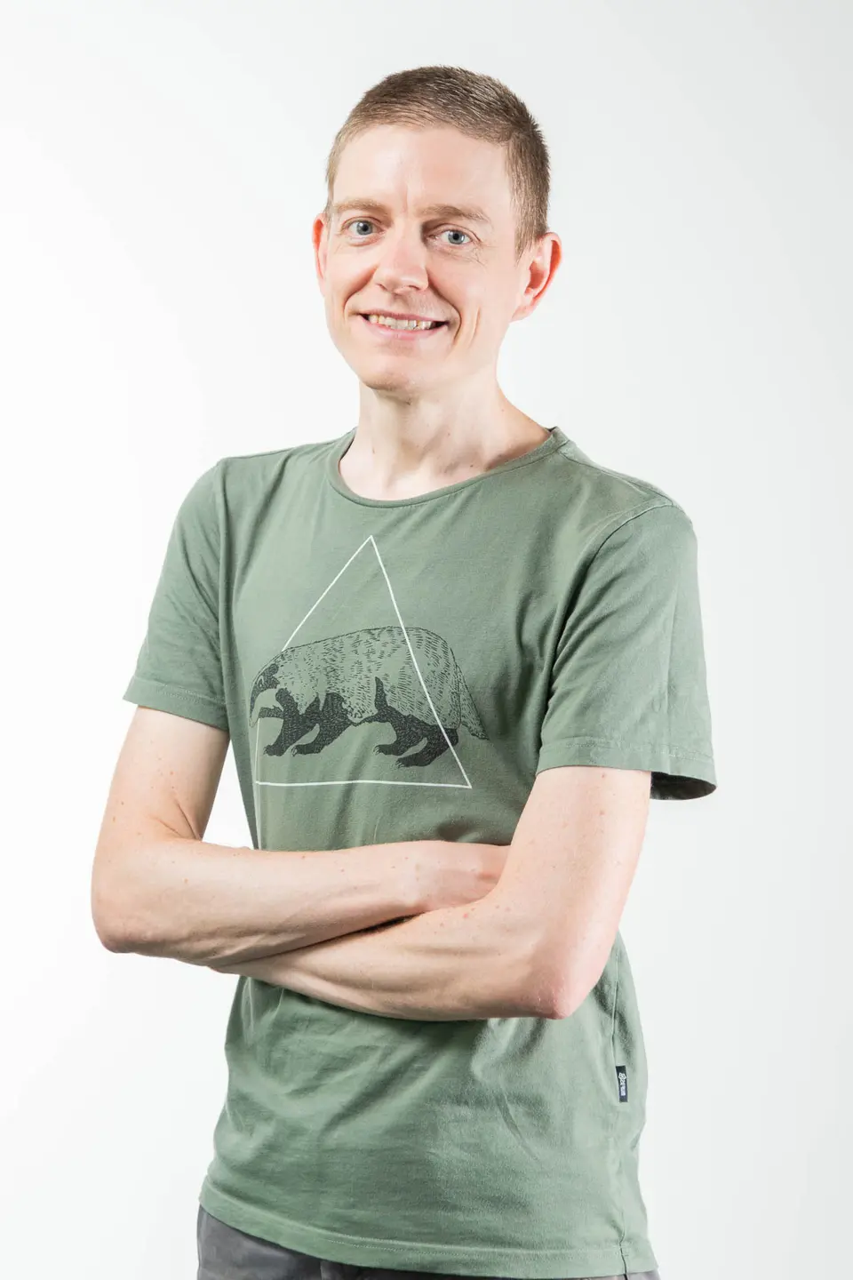 Halbkoerperportrait mit verschraenkten Armen im Studio, Teamfotografie Wien