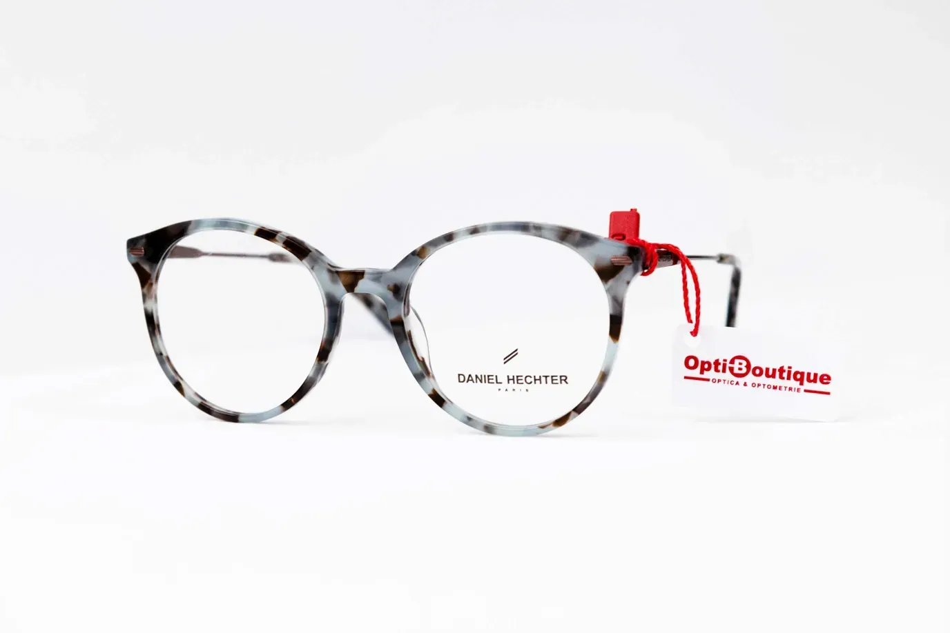 Daniel Hechter Brille mit Schildpatt-Muster und rotem Etui, professionelle Produktfotografie Wien